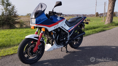 Honda VF 500