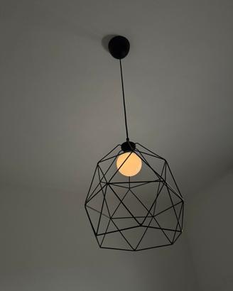 Lampadario nero completo di lampadina