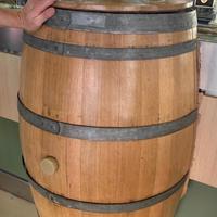 Botte VINO in rovere modificata per banco tavolo