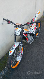 Trial Montesa Cota 301 4RT Repsol Race Replica