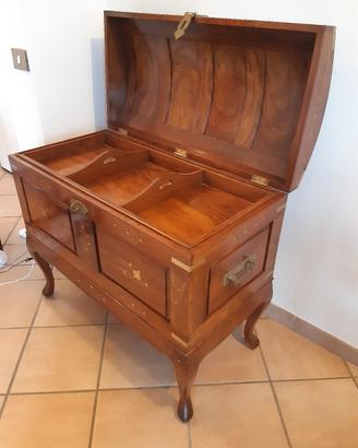 Baule etnico antico 