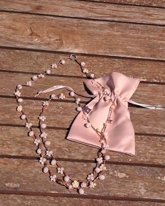 Collana artigianale uncinetto con sacchettino raso