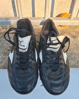scarpe da calcio.