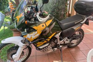 Africa Twin 750 anno 1998 rd07
