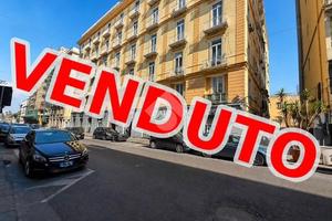 4 LOCALI A NAPOLI