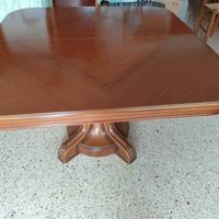 Tavolo soggiorno in noce