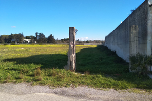 Si vende zona al mare