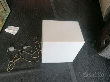 lampada a cubo 
