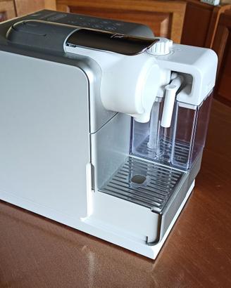 DeLonghi Nespresso Lattissima Touch Animation EN56