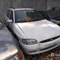 Ford Escort Station Wagon Demolita - Per Ricambi