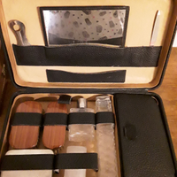 2 Beauty di viaggio vintage in pelle. Lui e lei