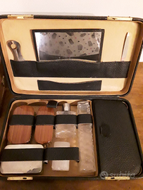 2 Beauty di viaggio vintage in pelle. Lui e lei