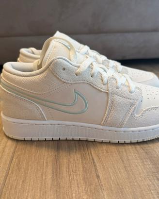 Nike Air Jordan 1 Low SE