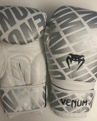 guantoni 14oz VENUM