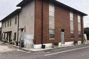Immobile in asta di 765 m² con più di 5 locali e b