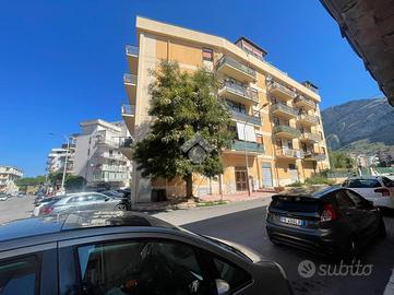 4 LOCALI A CAPACI