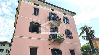 Appartamento di 95 m² con 4 locali e posto auto a 