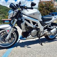 Suzuki SV 1000 - 2005. "SCAMBI0 con SCOOTER"