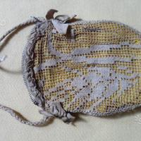 Borsetta da bimba anni '50 in tessuto e tombolo