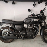 Triumph Bonneville T100 all Black