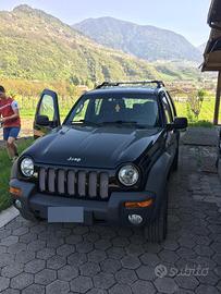 Jeep Cherokee 2.5 CRD Sport