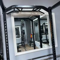 Attrezzi palestra un rack e una multipower