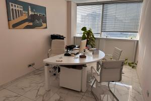 Locale uso ufficio 48 mq isola A 7