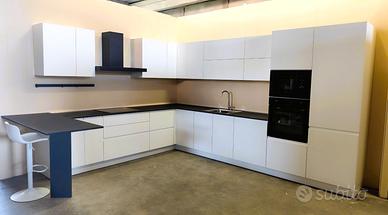 CUCINA NUOVA COMPONIBILE - METà PREZZO 