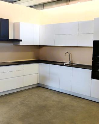 CUCINA NUOVA COMPONIBILE - METà PREZZO 