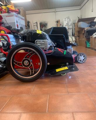 Decespugliatore a ruote 3 marce trincia erba