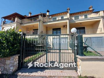Villetta a schiera di 130 m² con 3 locali e box au