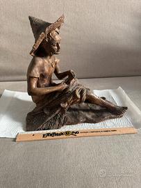Statua in terracotta rappresentante pescatore