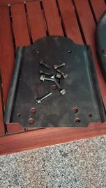 Attacco per piastra universale Bauletto Givi