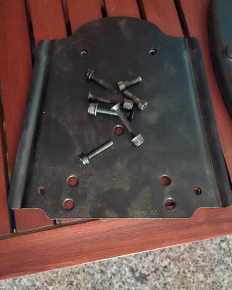 Attacco per piastra universale Bauletto Givi