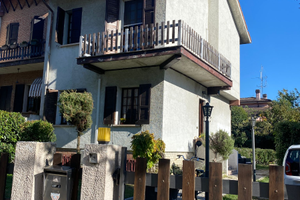 Villetta a schiera d'angolo