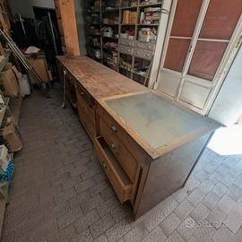 Bancone vintage da negozio in legno