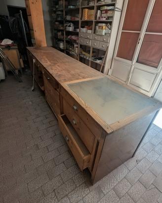 Bancone vintage da negozio in legno