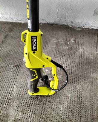 Tagliasiepi telescopico RYOBI