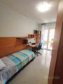 Camera da letto singola completa