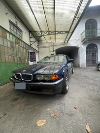 BMW E38 735i V8
