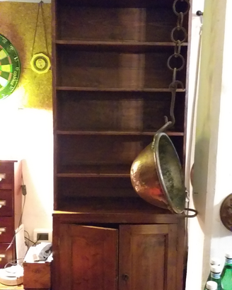 Libreria con antine