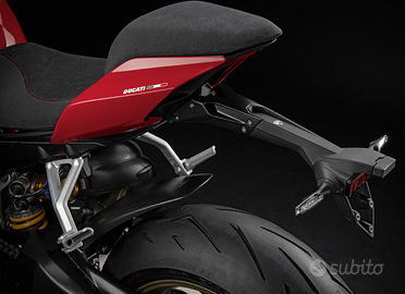 PORTATARGA IN CARBONIO PER DUCATI V2/V4 /SF V4 V2
