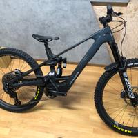 Forbidden Core 1 800Wh