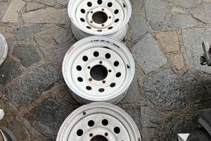 Cerchi in ferro bianchi Suzuki Jimny