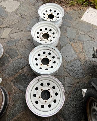 Cerchi in ferro bianchi Suzuki Jimny