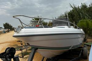 Barca a Motore Ranieri Soverato 