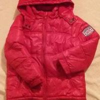 Piumino rosso con cappuccio 6 anni
