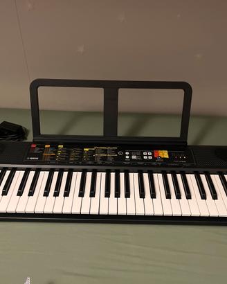 Tastiera elettronica Yamaha PSR-F52 con 61 tasti