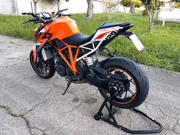 Ktm 1290 super duke r
