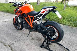 Ktm 1290 super duke r